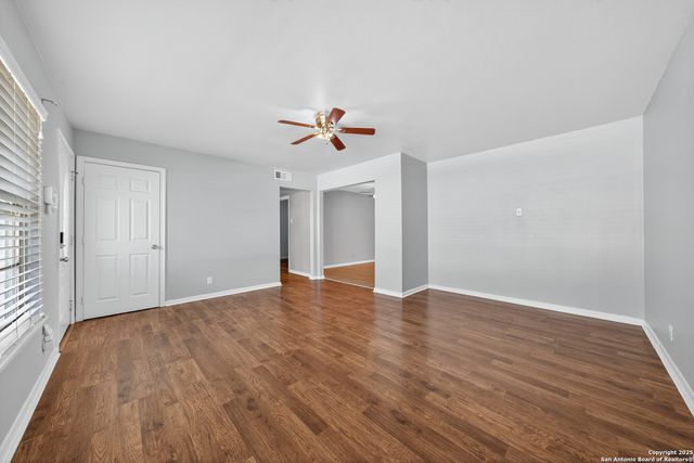 189 National Blvd, Universal City, TX 78148