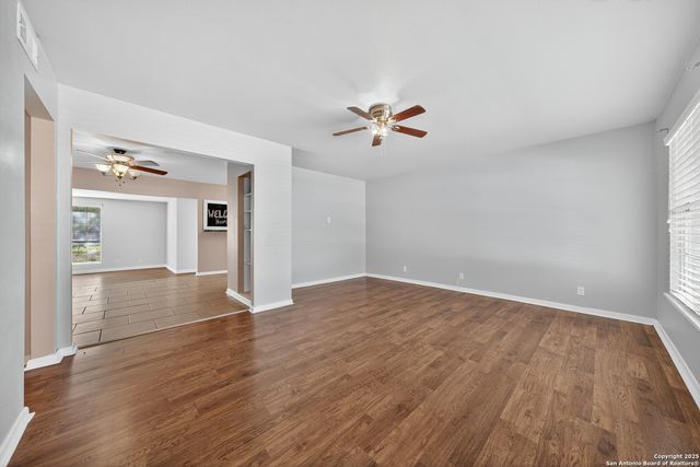 189 National Blvd, Universal City, TX 78148