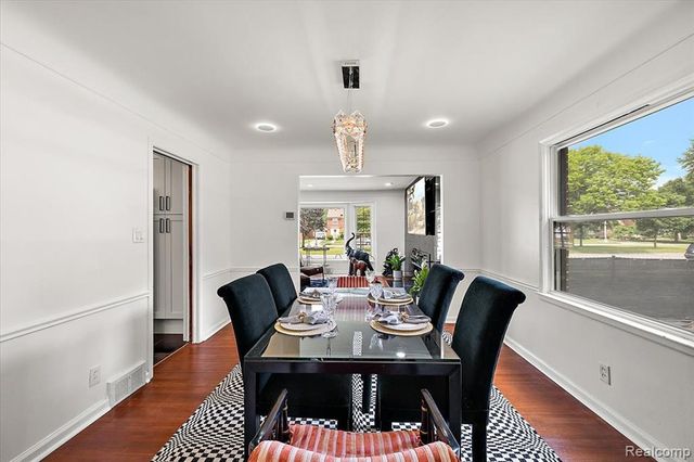 9161 W Outer Drive, Detroit, MI 48219