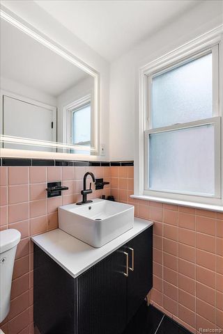 9161 W Outer Drive, Detroit, MI 48219