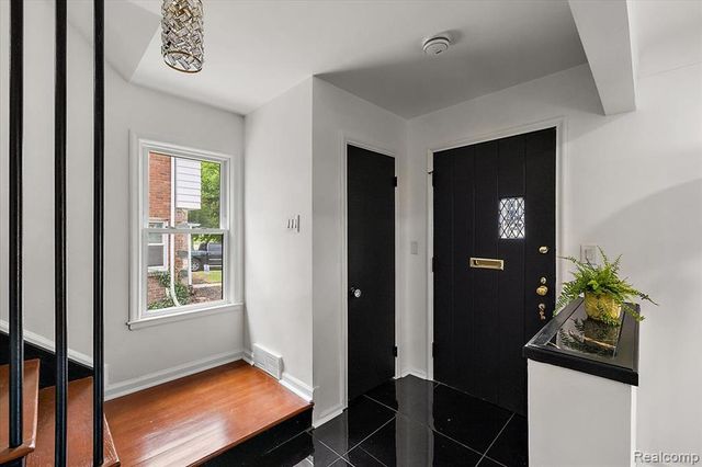 9161 W Outer Drive, Detroit, MI 48219