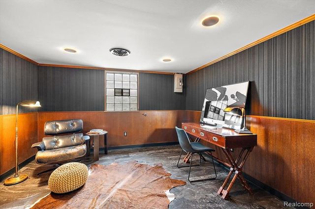 9161 W Outer Drive, Detroit, MI 48219