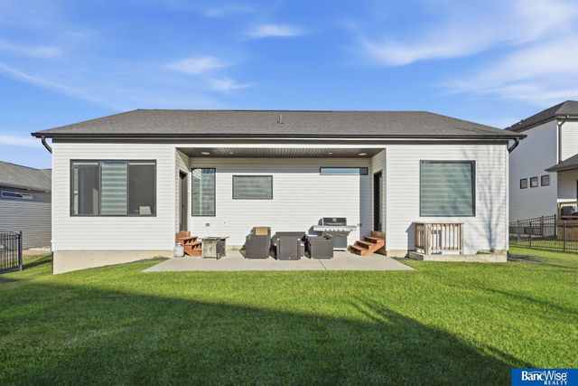 6801 Monarch Drive, Lincoln, NE 68516
