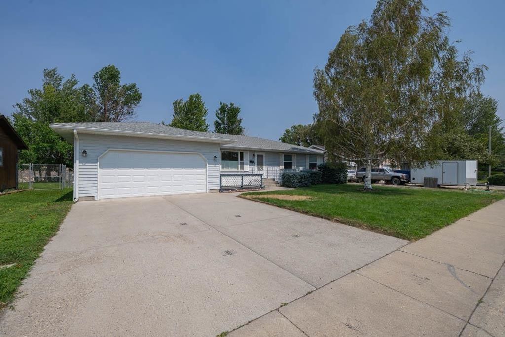 925 River View Dr, Cody, WY 82414 photo 2