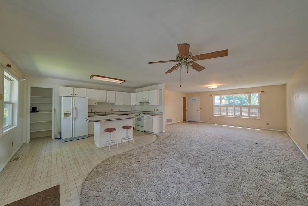 925 River View Dr, Cody, WY 82414 photo 4