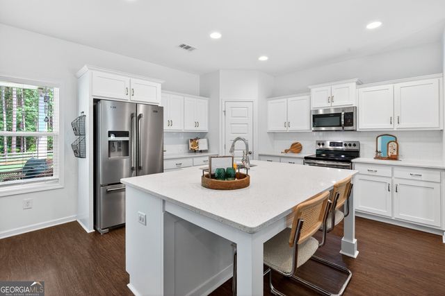 86 Pollen Trail, Grantville, GA 30220