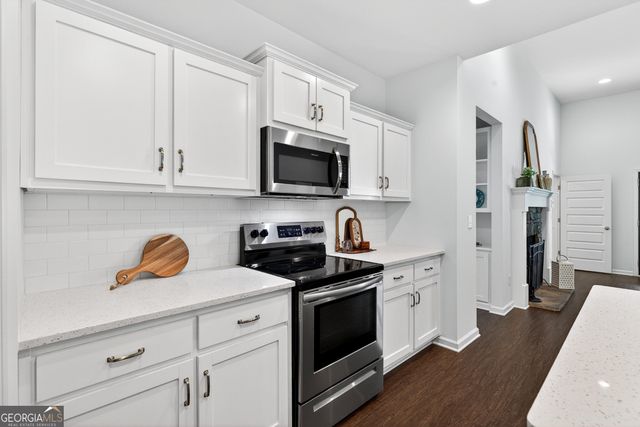 86 Pollen Trail, Grantville, GA 30220