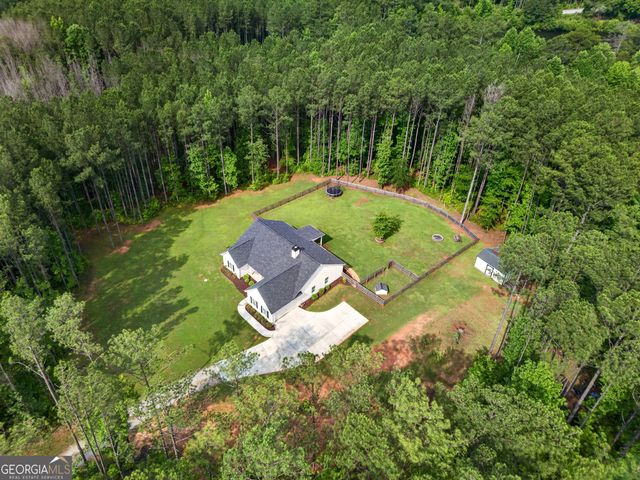 86 Pollen Trail, Grantville, GA 30220