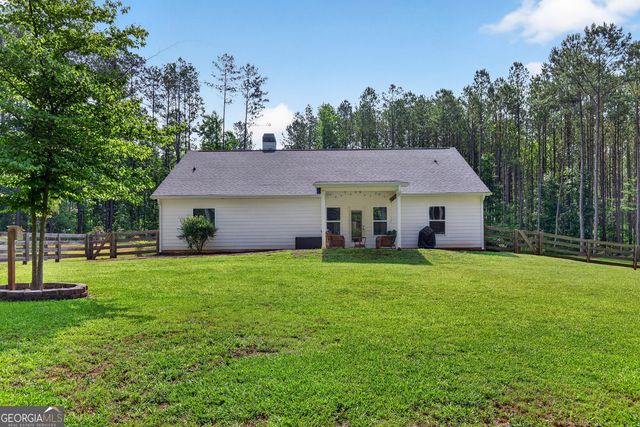 86 Pollen Trail, Grantville, GA 30220