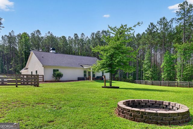 86 Pollen Trail, Grantville, GA 30220