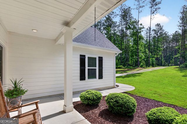 86 Pollen Trail, Grantville, GA 30220