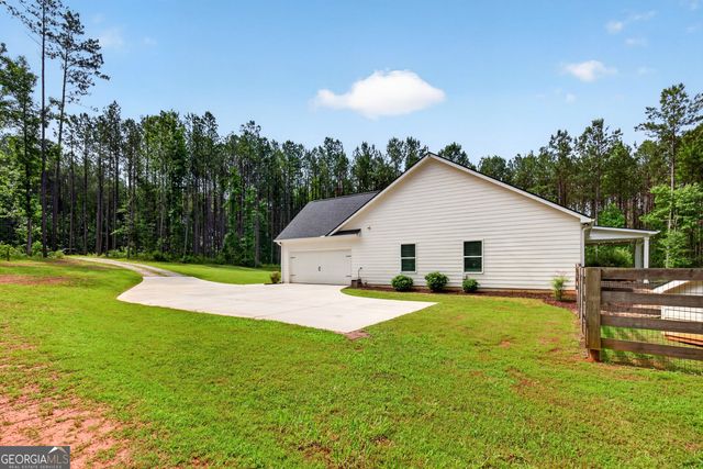 86 Pollen Trail, Grantville, GA 30220