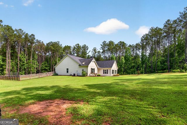 86 Pollen Trail, Grantville, GA 30220