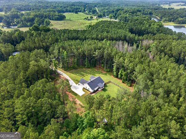 86 Pollen Trail, Grantville, GA 30220