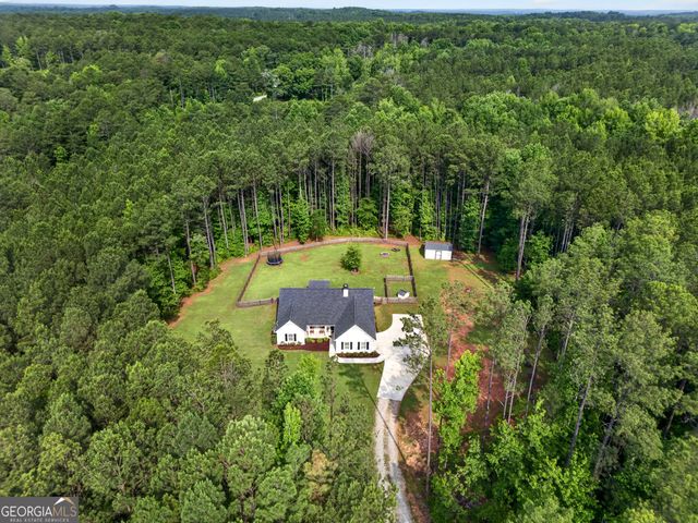 86 Pollen Trail, Grantville, GA 30220