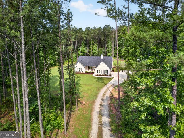 86 Pollen Trail, Grantville, GA 30220