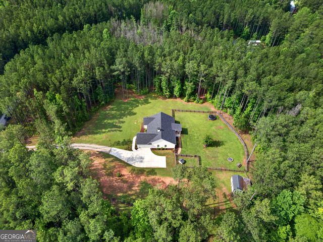 86 Pollen Trail, Grantville, GA 30220