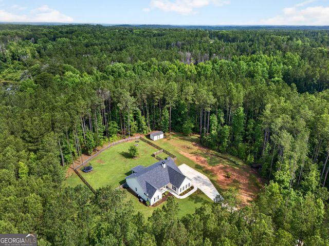 86 Pollen Trail, Grantville, GA 30220