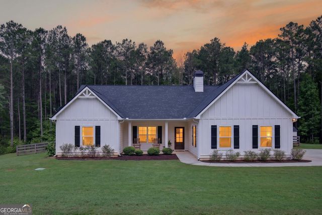 86 Pollen Trail, Grantville, GA 30220