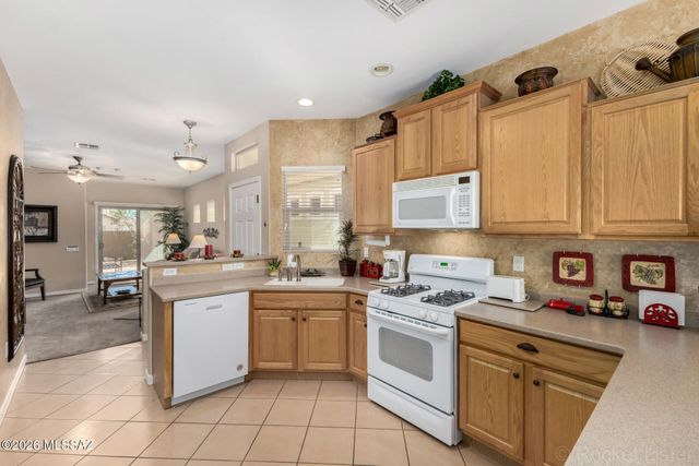 431 W Calle Del Estribo, Sahuarita, AZ 85629