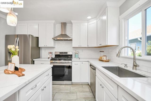 3818 Suter ST, Oakland, CA 94619