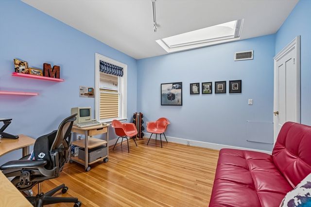 583 East Broadway, Boston, MA 02127