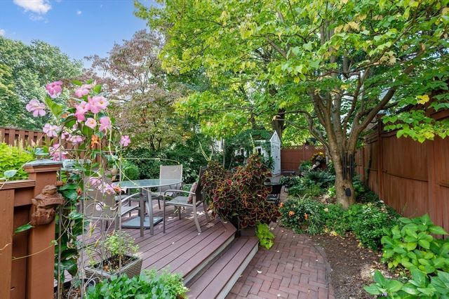 583 East Broadway, Boston, MA 02127