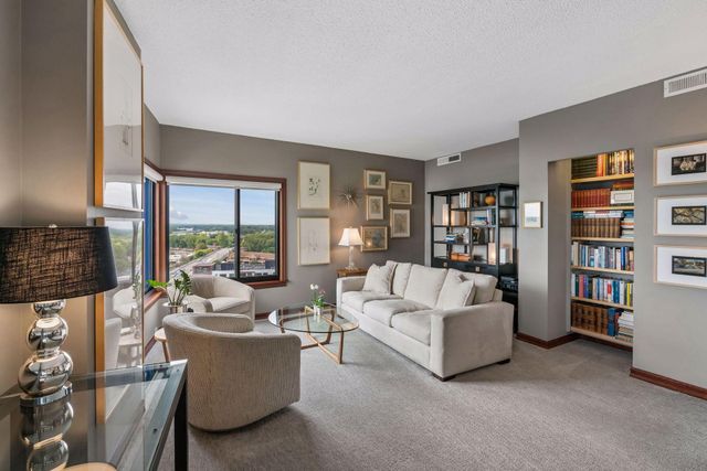 2950 Dean Parkway 1805, Minneapolis, MN 55416