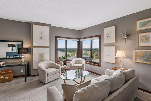 2950 Dean Parkway 1805, Minneapolis, MN 55416
