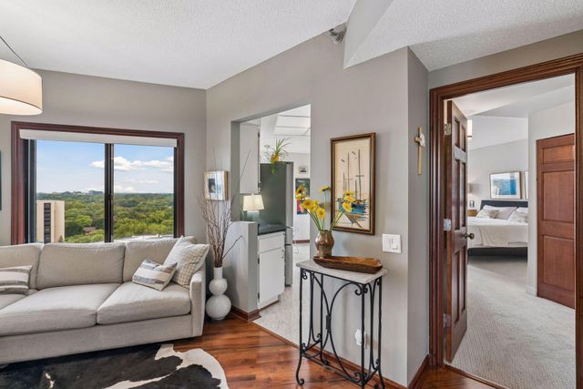 2950 Dean Parkway 1805, Minneapolis, MN 55416