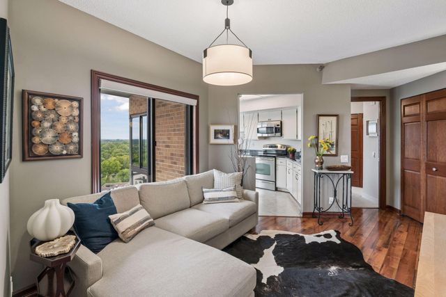 2950 Dean Parkway 1805, Minneapolis, MN 55416