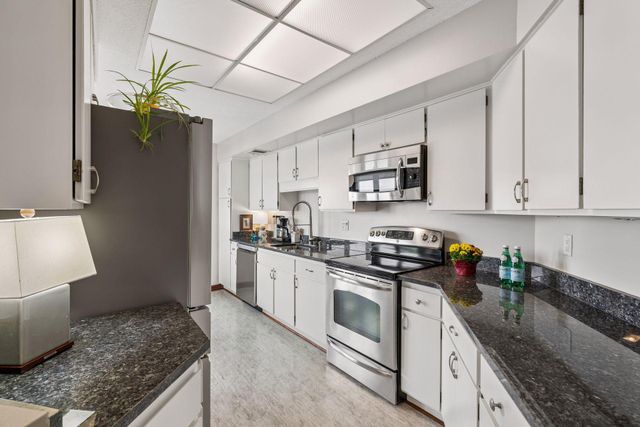 2950 Dean Parkway 1805, Minneapolis, MN 55416