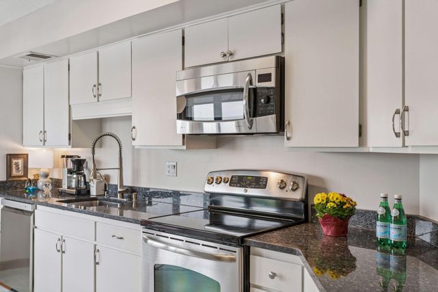 2950 Dean Parkway 1805, Minneapolis, MN 55416