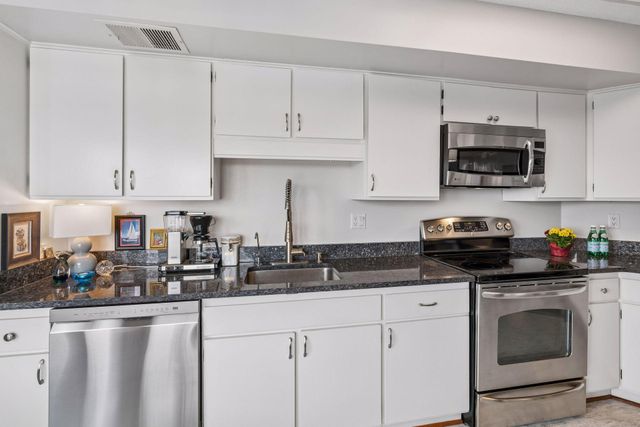 2950 Dean Parkway 1805, Minneapolis, MN 55416