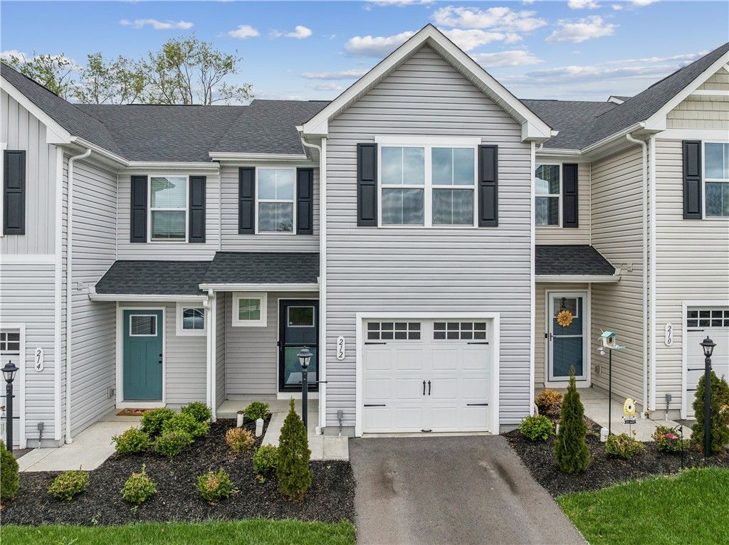 212 Smith Lane, Chippewa Twp, PA 15010
