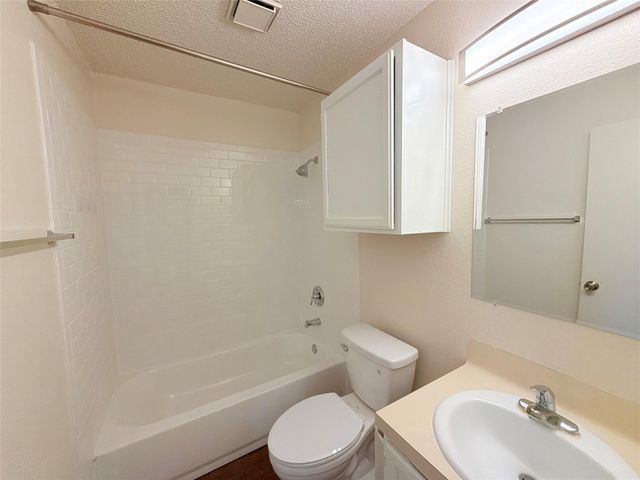 1215 Ridgemont ST, Round Rock, TX 78664