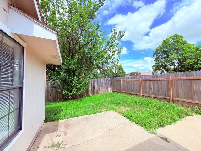 1215 Ridgemont ST, Round Rock, TX 78664