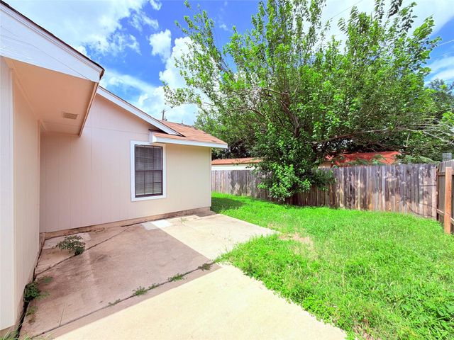 1215 Ridgemont ST, Round Rock, TX 78664