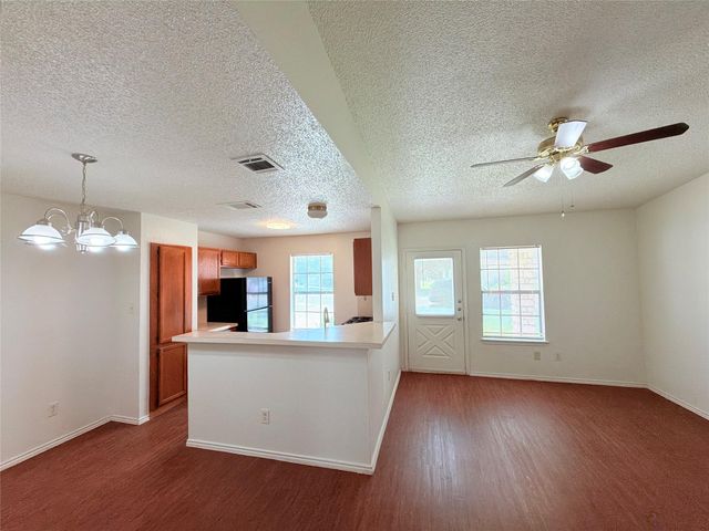 1215 Ridgemont ST, Round Rock, TX 78664