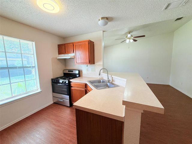 1215 Ridgemont ST, Round Rock, TX 78664