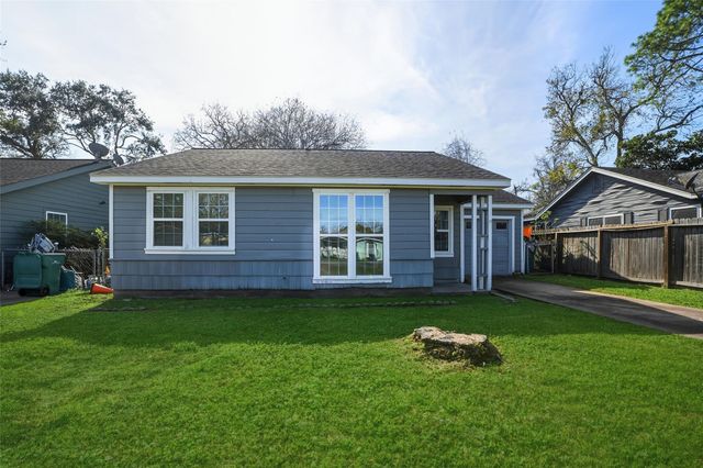 1015 Prune Street, La Marque, TX 77568