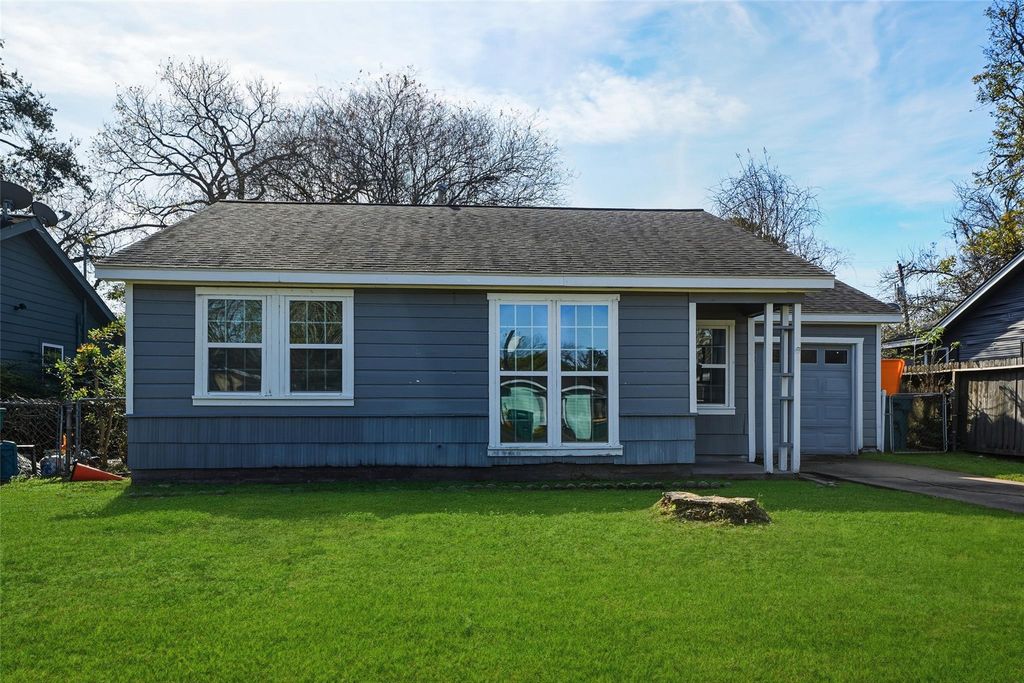 1015 Prune Street, La Marque, TX 77568