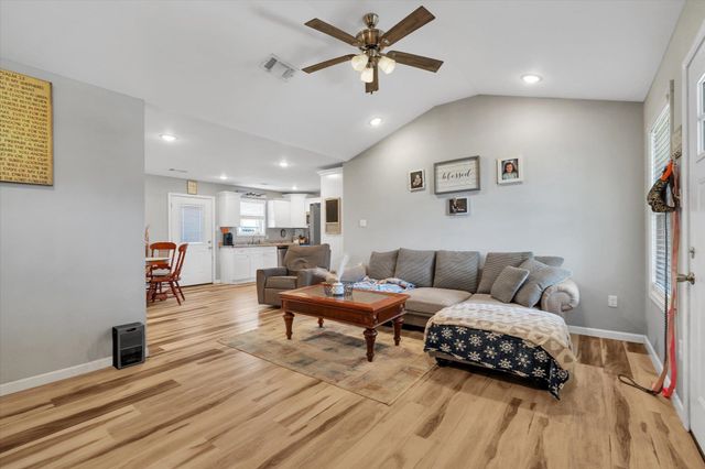 104 Stacy Drive, Paragould, AR 72450