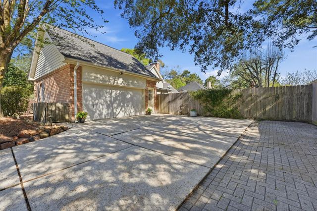 5902 Spring Lodge Drive, Kingwood, TX 77345