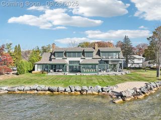 12410 Woodhull Landing, Fenton, MI 48430