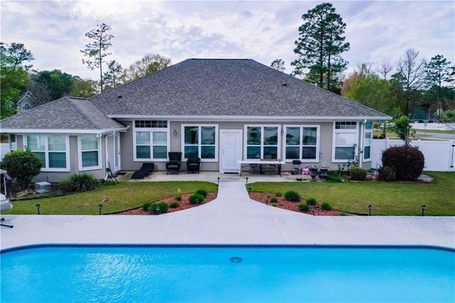 606 Stonewall Jackson Place, Waycross, GA 31503