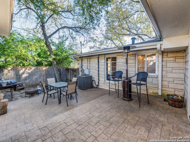 1237 wiltshire, Terrell Hills, TX 78209