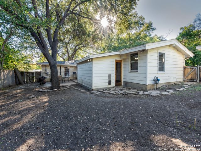 1237 wiltshire, Terrell Hills, TX 78209