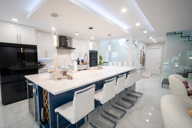 10438 BUENA VENTURA Drive, Boca Raton, FL 33498