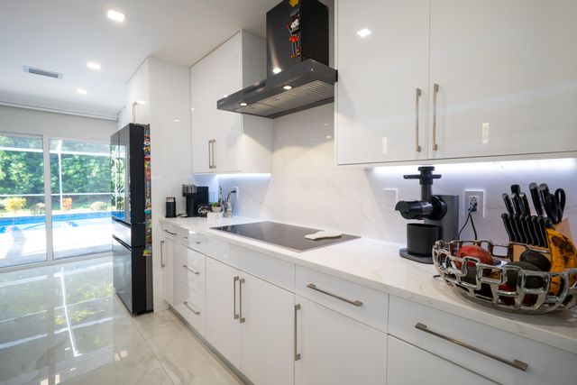 10438 BUENA VENTURA Drive, Boca Raton, FL 33498